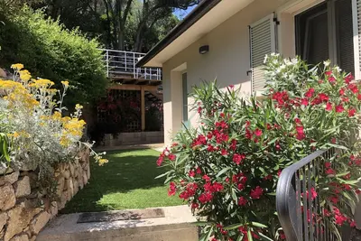 Maison vue sur mer, terrasse et piscine