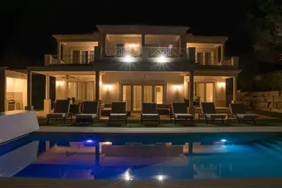 Image de Villa Alicia, Villa de luxe à Vila Sol avec Wi-Fi, A / C et piscine privée