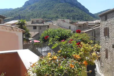 Image de La Maison derrière la Fontaine