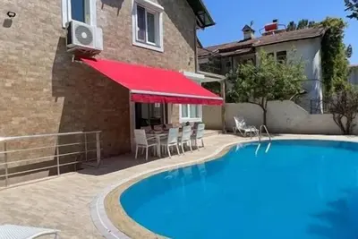 Image de 1 building with 2 semi-detached house, 4-18 persons, beside the sea 100m