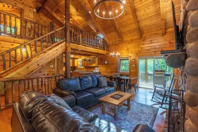 Image de Bobcat Bluff - Près du parc national Hocking Hills - Bain à remous, foyer, Salle de jeux