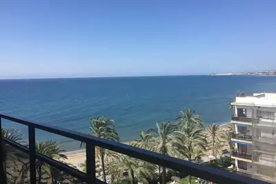 Image de Skol central en bord de mer supérieur avec vue + Wifi