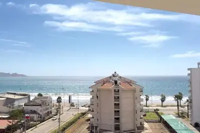 Image de Frente al mar comodono cerca al casino.