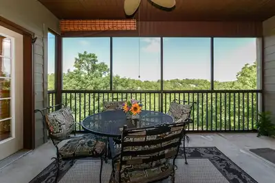 Image de Golf View Stonebridge Condo avec Gameroom! 2 miles de la Sdc.