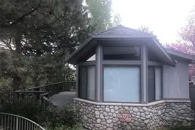 Image de Privé, unique, haut de gamme et proche des canyons