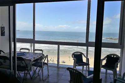 Image de Apt. Guaruja, Pitangueiras Beach Front, pied dans le sable, très central! <br><br>!