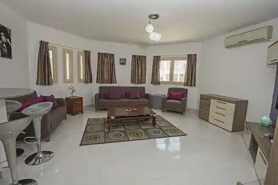 Image de Luxe 2 lits / 2bath Apt dans le populaire Regency Towers Hurghada