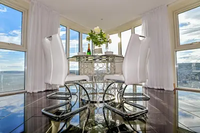 Image de Just Stay Wales – Meridian Quay Penthouses