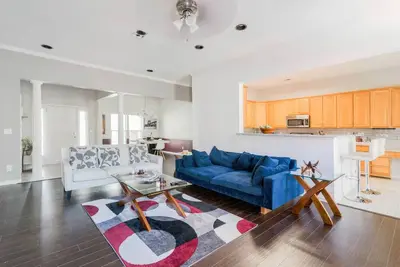 Image de Belle 4bd 2bath House w / piscine près de Clt