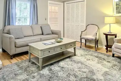 Magnifique location de vacances sur Oglethorpe Ave! En face du cimetière de parc colonial!
