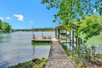 Image de Maison idéale pour vos vacances au lac pour toute la famille!