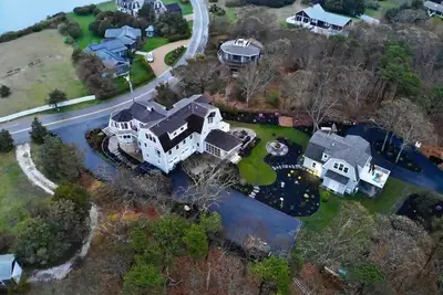 Image de Maison de transport flambant neuve sur le Chop