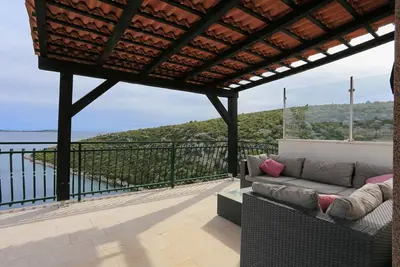 Appartement de deux chambres avec la terrasse et la vue sur le mer Baie Ljubljeva, Trogir (A-17122-a)