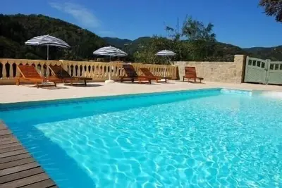 Image de Charmante maison du 19ème siècle avec piscine chauffée à Vals les Bains-Ardèche
