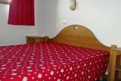 Image de À 150m des pistes de ski, 2ème étage, vue montagne, parking, télévision, casier à ski, 43m²