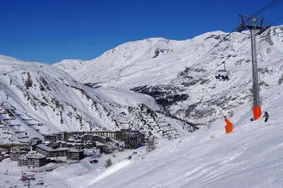 Image de 20m du centre station, 6ème étage, vue montagne, balcon, télévision, casier à ski, 55m², Tignes