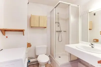 Image de À 150m des pistes de ski, 1er étage, terrasse, télévision, casier à ski, 75m², Peisey-Vallandry