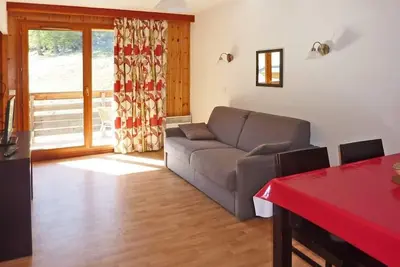 Image de 200m des commerces, 2ème étage, vue piscine, piscine, sauna, hammam, balcon, casier à ski, 33m²