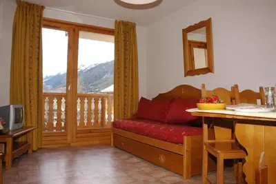 Image de À 50m des pistes de ski, vue montagne, balcon, parking, télévision, casier à ski, 35m², Val Cenis