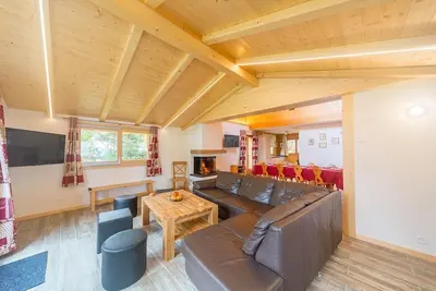 Chalet, sauna, terrasse, balcon, cheminée ou poêle à bois, parking, télévision, 155m², La Tzoumaz
