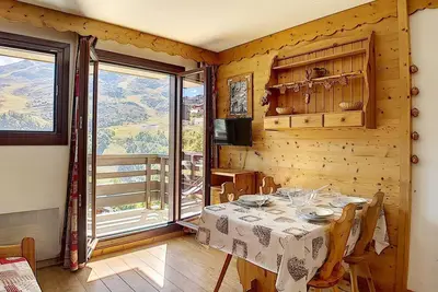 Image de 3ème étage, télévision, casier à ski, 25m², Les Menuires