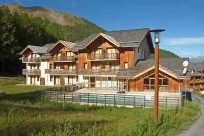 Image de Pied des pistes de ski, 3ème étage, vue pistes de ski, remise en forme, piscine, sauna, hammam