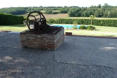 Maison du 18ème vue sur les Pyrénées