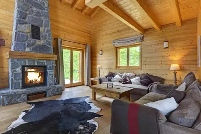 Image de Chalet, sauna, terrasse, balcon, cheminée ou poêle à bois, parking, télévision, 200m², Thyon