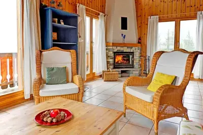 Image de Chalet, sauna, terrasse, balcon, cheminée ou poêle à bois, parking, télévision, 120m², Thyon