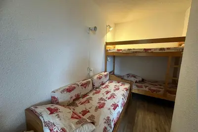 Image de 200m du centre station, 5ème étage, balcon, télévision, casier à ski, 28m², La Plagne