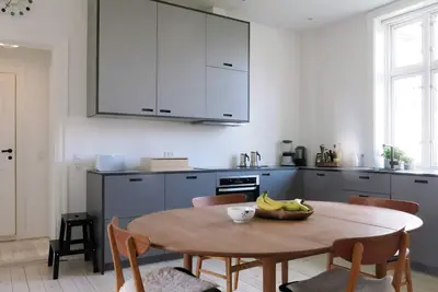 Image de Appartement à Frederiksberg avec 3 chambres à coucher, 5 couchages