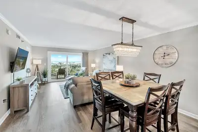 Image de Unité 611 -2br / 2ba King avec lit double avec 1 lit simple en chambre / Tv 50 \"dans toutes les chambres