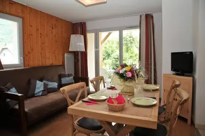 Image de Wifi, vue montagne, piscine, sauna, hammam, terrasse, balcon, parking, télévision, casier à ski