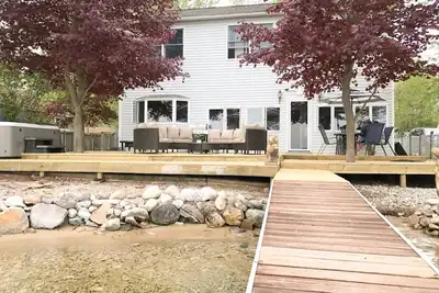 Image de Belle propriété au bord du lac Big Platte