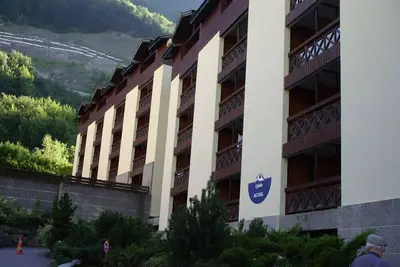 Image de 2ème étage, balcon, parking, télévision, casier à ski, 28m², Brides Les Bains