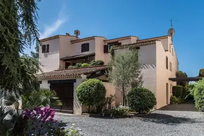 Image de Nouveau! Maisonette La Cigalerie  à 30 m de la plage, balcon Bbq dos à l´Estérel