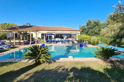 Image de Location superbe villa lux avec piscine chauffée