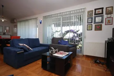 Image de Appartement de deux chambres avec le balcon et la vue sur le mer Makarska (A-9696-a)