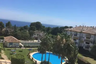 Image de Penthouse d'angle duplex Golden Mile avec vue