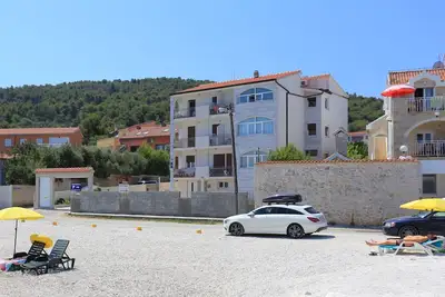 Image de Appartement de deux chambres prés de la plage Slatine, Ciovo (A-14541-e)