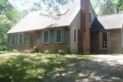 Image de 4 chambres, 2 salles de bain maison à proximité des plages et piste cyclable - 1500 $ - 1700 $ par semaine