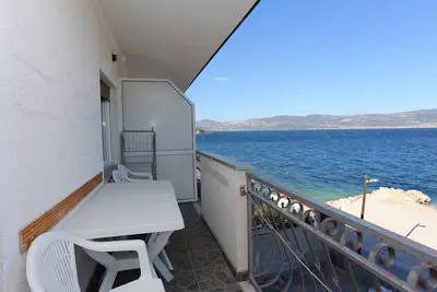 Image de Appartement de deux chambres prés de la plage Slatine, Ciovo (A-14541-d)