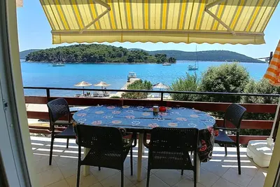Appartement de trois chambres prés de la plage Brgulje, Molat (A-16217-a)