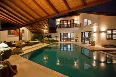 Image de Villa 3 Chambres avec Piscine Moderne à Seminyak