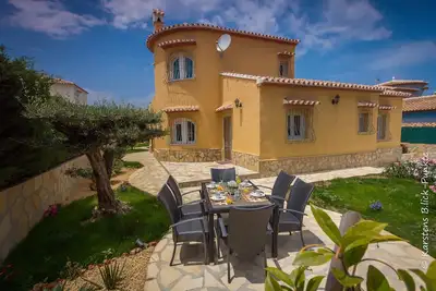 Image de Villa de luxe Inge 400 sur la plage, grand jardin, pr. Piscine chauffée, climatisation, Bbq, terrasse, WiFi