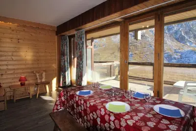 Image de À 50m des pistes de ski, 1er étage, vue lac, terrasse, télévision, casier à ski, 34m², Tignes