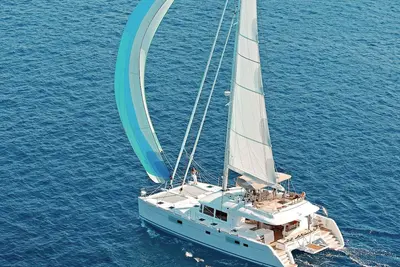 Image de Lagoon 560 Catamaran de luxe avec équipage complet