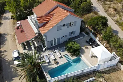 Image de Maison près de la mer avec la piscine Pasadur, Lastovo (K-15847)