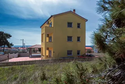 Image de Appartement de vacances avec barbecue, balcon et vue mer