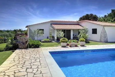 Image de Appartement de vacances avec piscine en plein air et terrasse